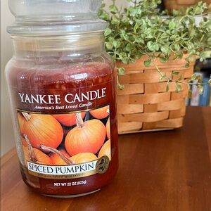 Yankee Candle Spiced Pumpkin Scented -Large  Jar Candle - NWT